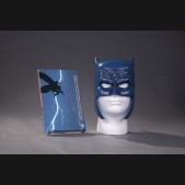 BATMAN THE DARK KNIGHT RETURNS BOOK AND MASK SET
