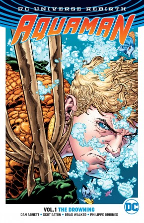 AQUAMAN VOLUME 1 THE DROWNING GRAPHIC NOVEL